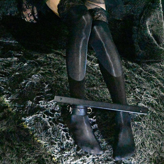 THORN GARDEN™ wooden ankle stocks - free shipping