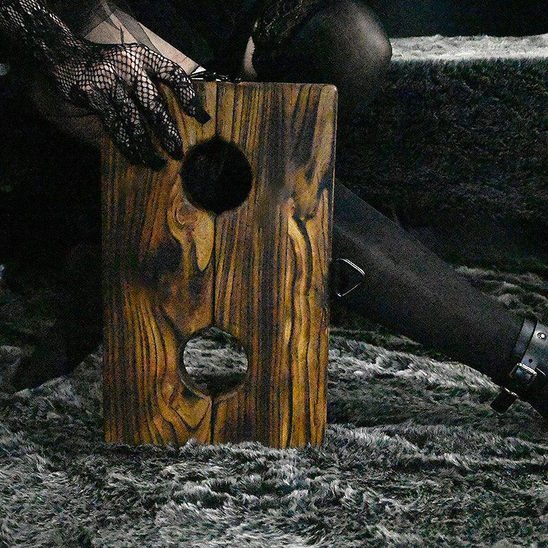 THORN GARDEN™ wooden ankle stocks - free shipping