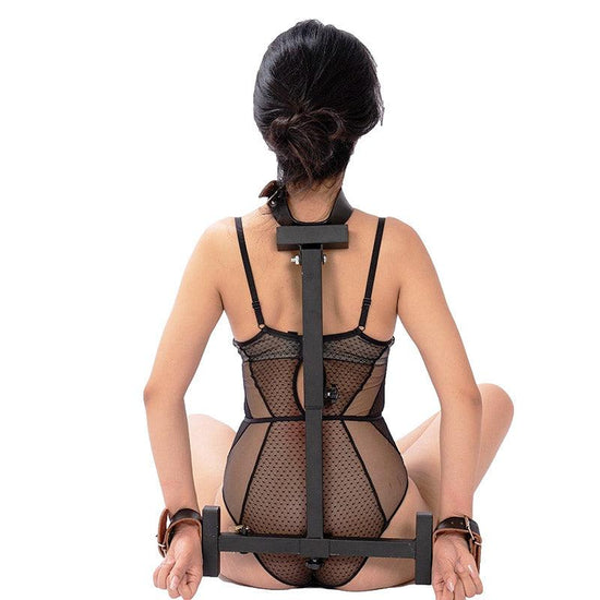 THORN GARDEN™ metal spreader bar with leather cuffs - free shipping