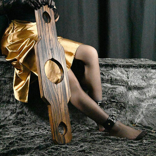 THORN GARDEN™ bdsm elm pillory and free shipping