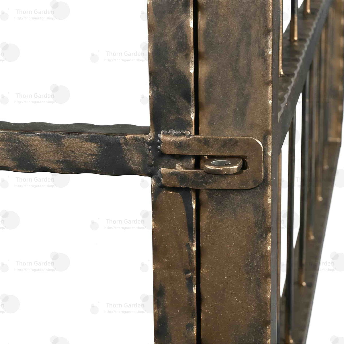 Side profile of vintage coffee table cage TG062 showing hinged door entry and heavy-duty locking latch