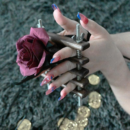 THORN GARDEN™ Torture device finger clamp free shipping