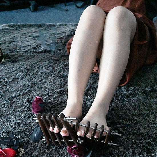 THORN GARDEN™ Torture device finger clamp free shipping