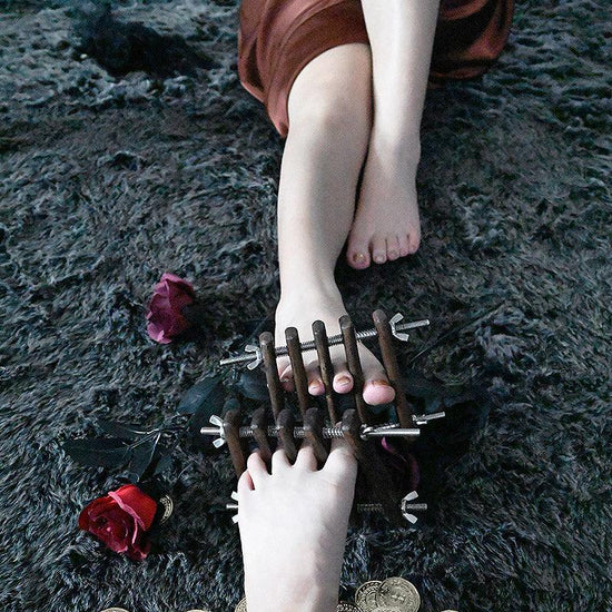 THORN GARDEN™ Torture device finger clamp free shipping