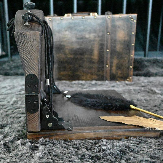 THORN GARDEN™ foot-tickling wooden pillory