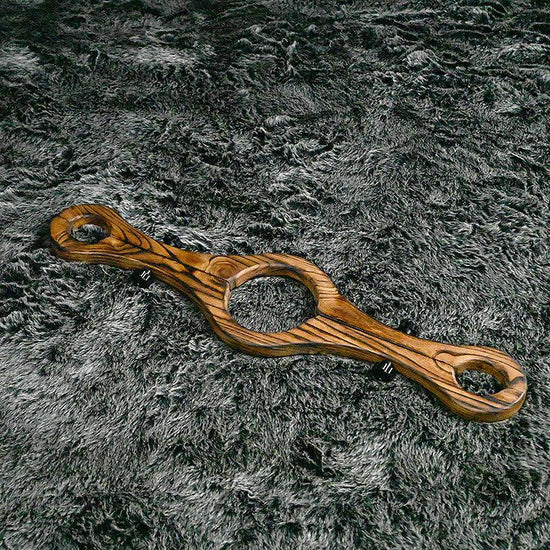 THORN GARDEN™ bdsm elm pillory and free shipping