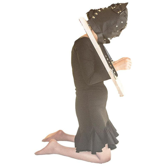 THORN GARDEN™ Wooden Bondage Classical wooden shackle