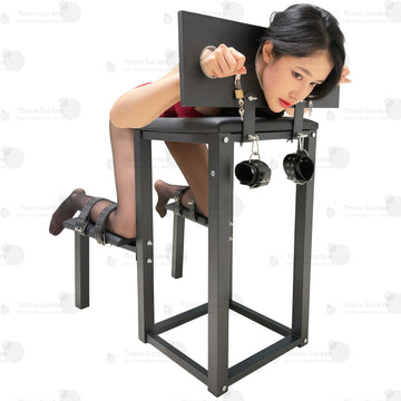 घुटने टेकने वाली बंधन कुर्सी