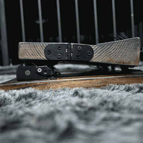 THORN GARDEN™ foot-tickling wooden pillory